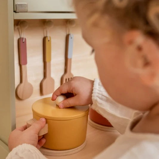 Cuisine de jeu en bois