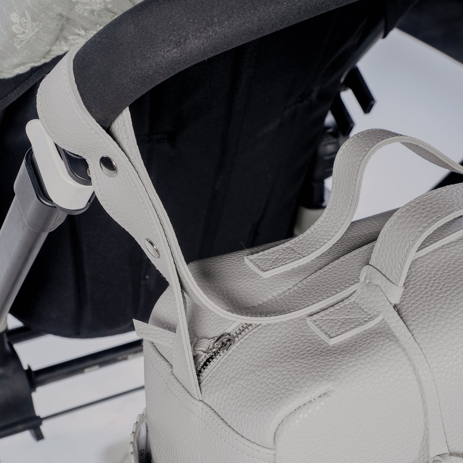 Icon Smoke Suitcase