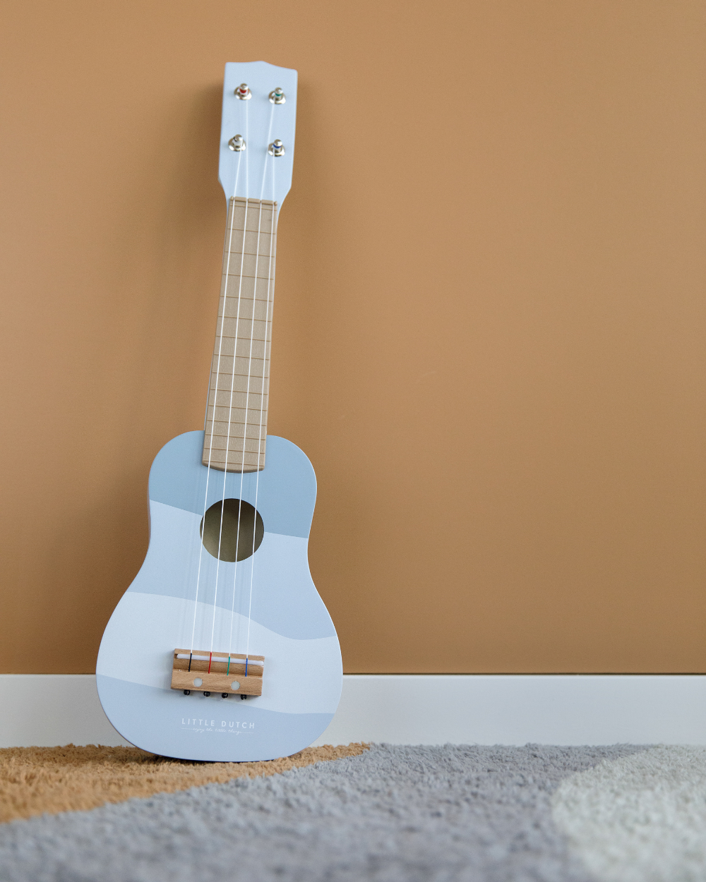 Guitarra Azul em Madeira
