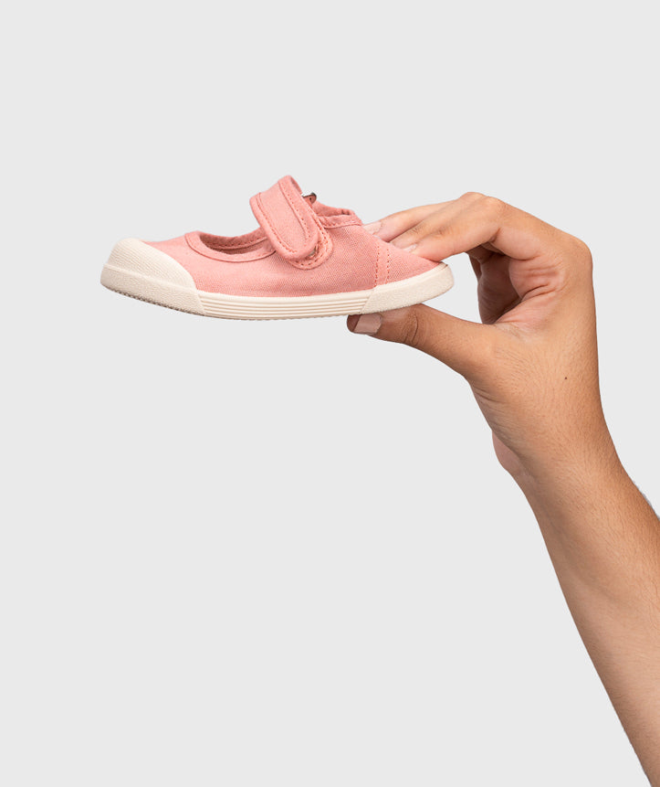 Lona Mercedes - Barefoot -