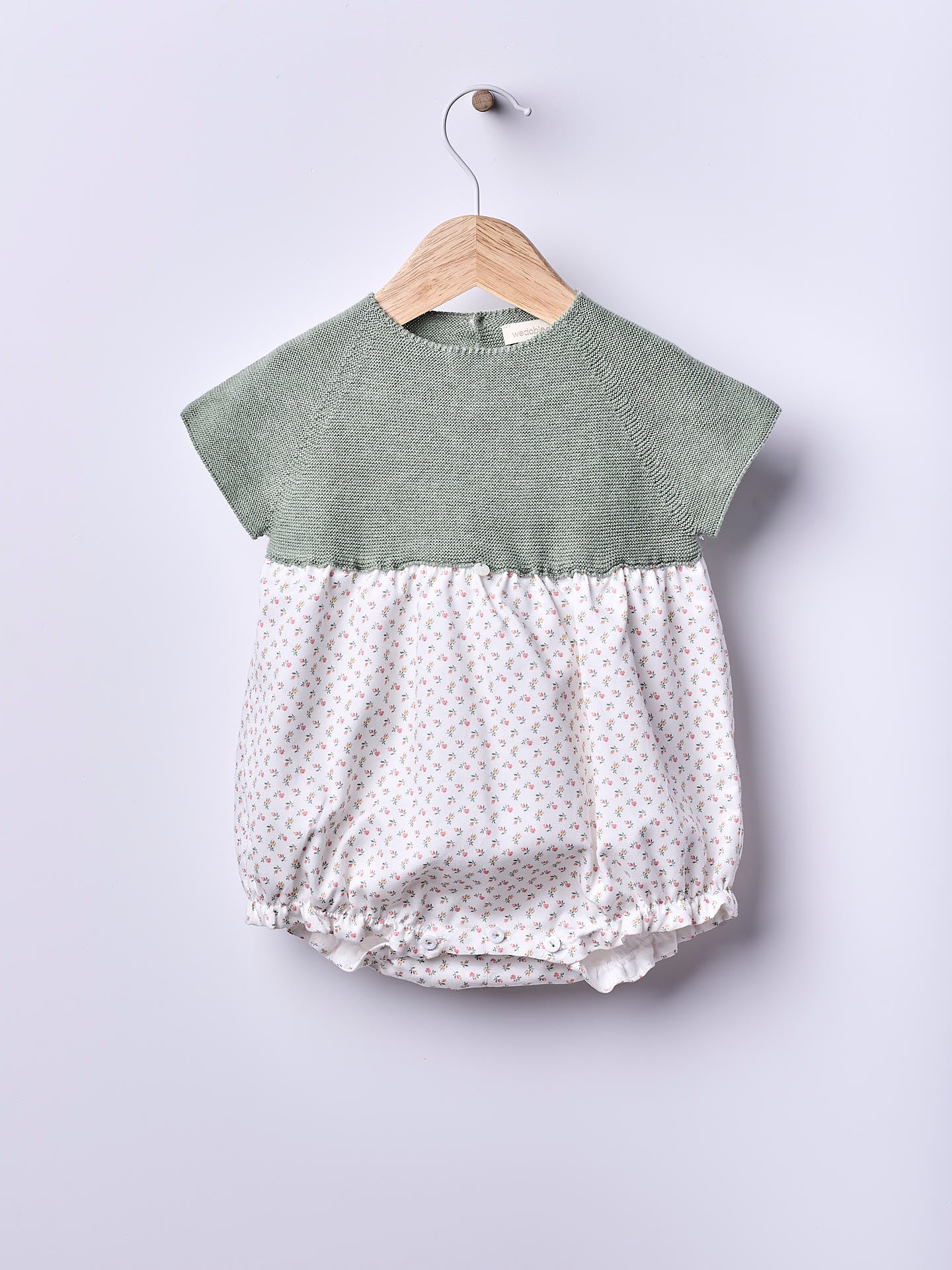 Cute with Botanical Floral Pattern