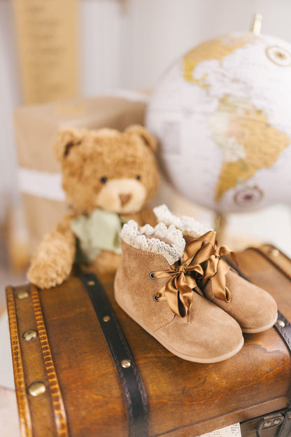 Bota Carneira Bebé com Rendinha