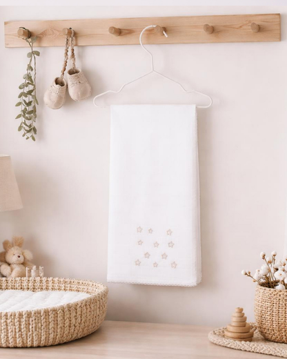 Fralda de Pano Bordado Estrelas | Love Solstice