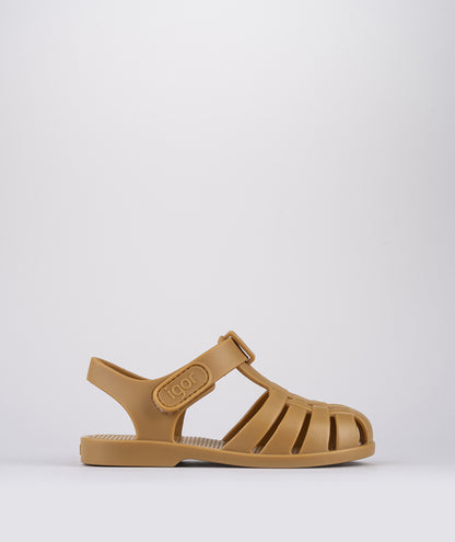 Sandale classique en V.