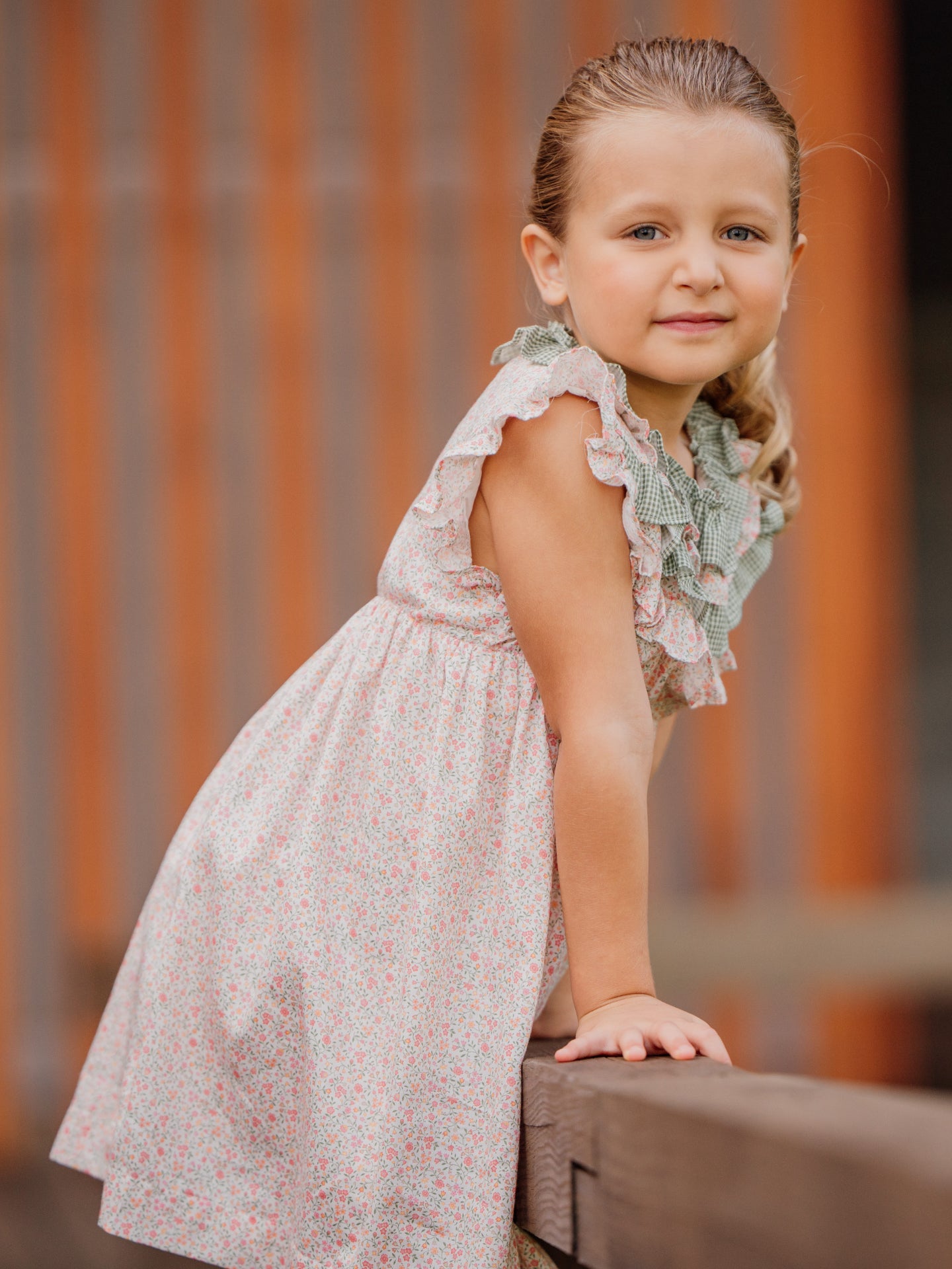 Vestido Padrão Floral Vibrante