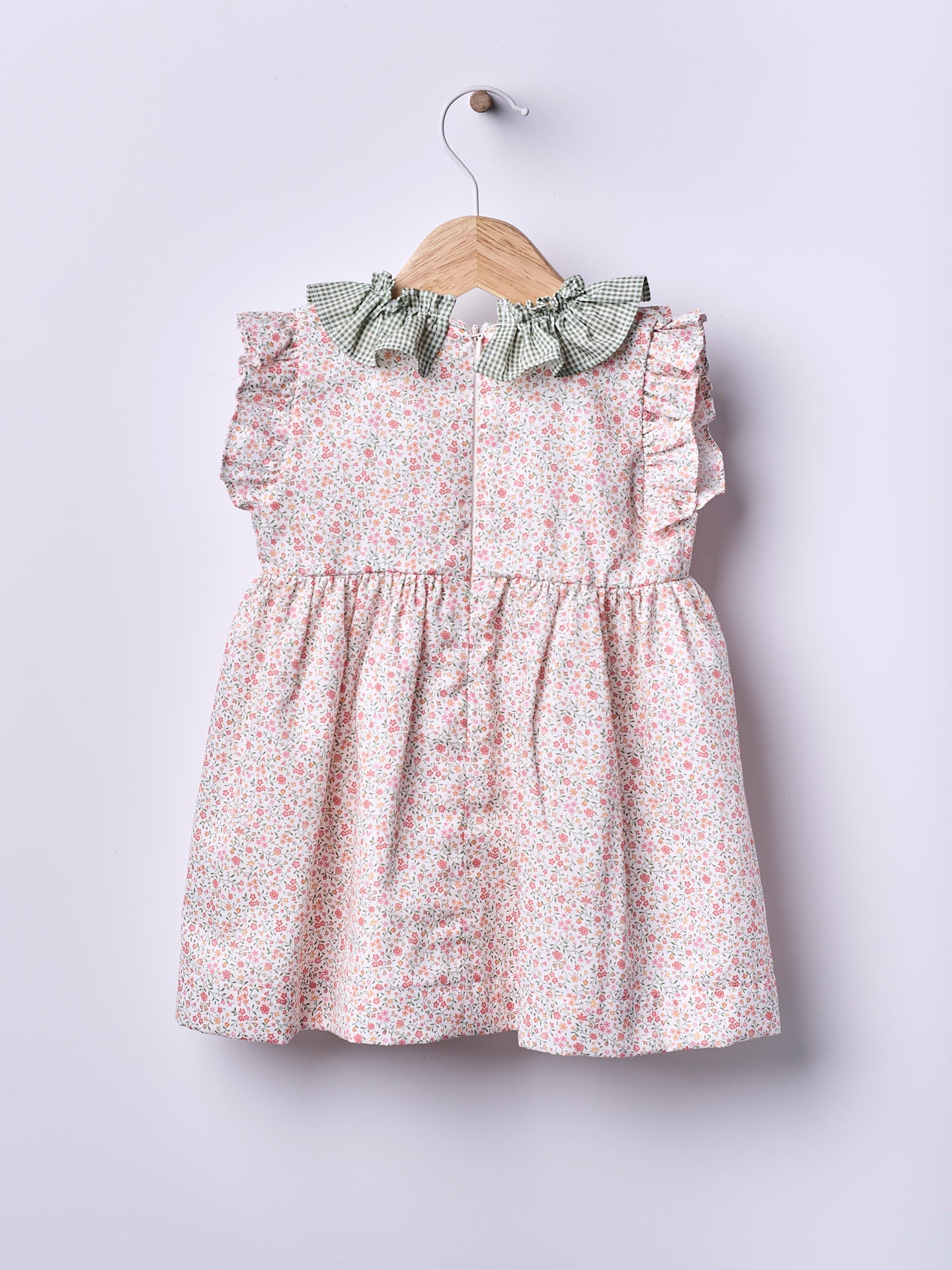 Vestido Padrão Floral Vibrante
