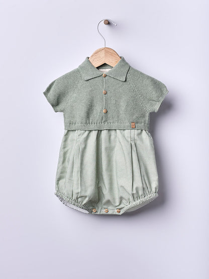 Cute Polo Shirt in Plaid Fabric/Knit