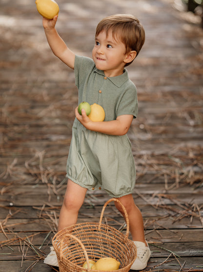 Cute Polo Shirt in Plaid Fabric/Knit
