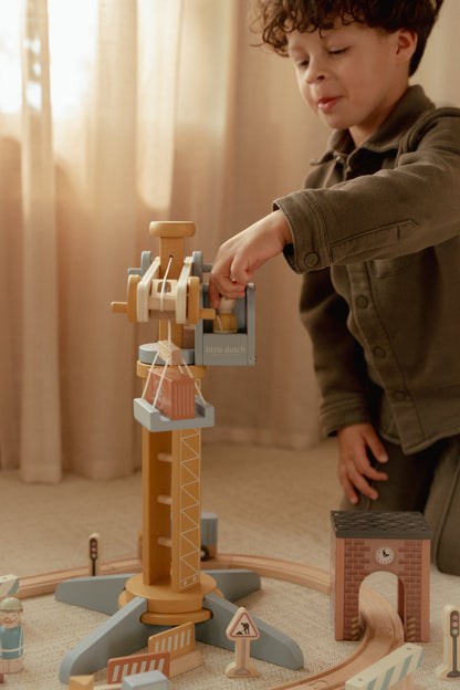 Track with Wooden Crane