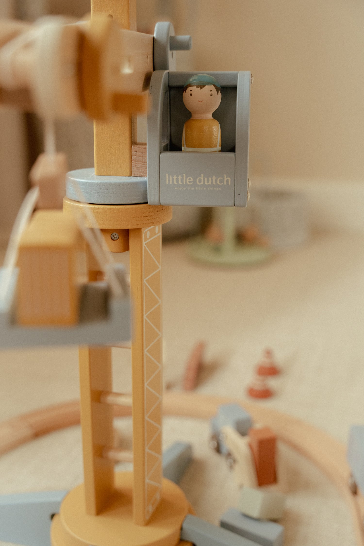 Track with Wooden Crane