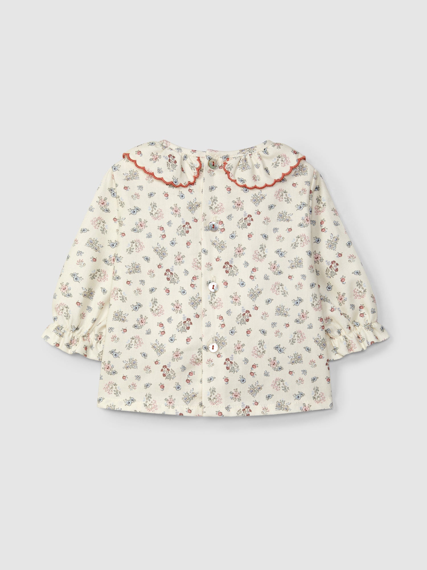 Blusa Flores Delicadas