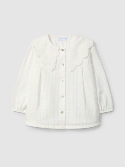 Blusa em Tecido Texturado Bordado Inglês